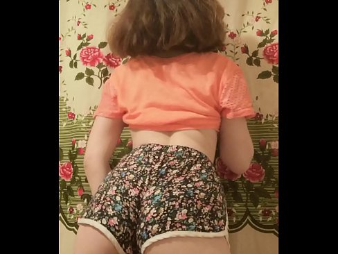 ❤️ Nwa ọhụrụ sexy na-eyipụ uwe mkpirisi ya na igwefoto ❌  Mmekọahụ  ❌️❤